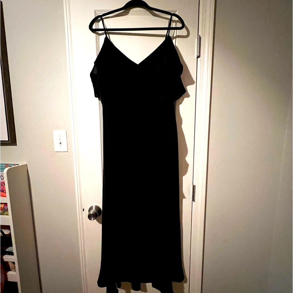 Black off the shoulder, flirty maxi dress from Dillards! Size 14